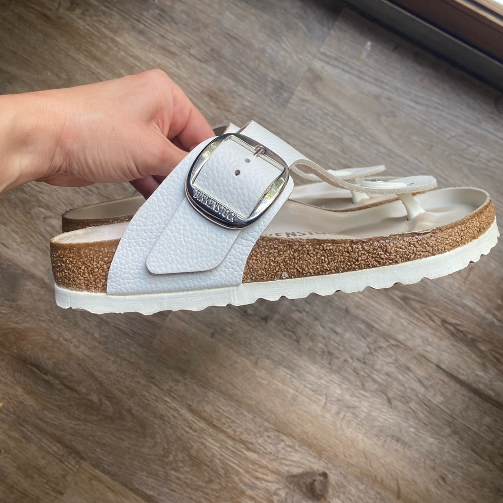 Women’s Birkenstock Big Buckle Gizeh White Leather Sandal